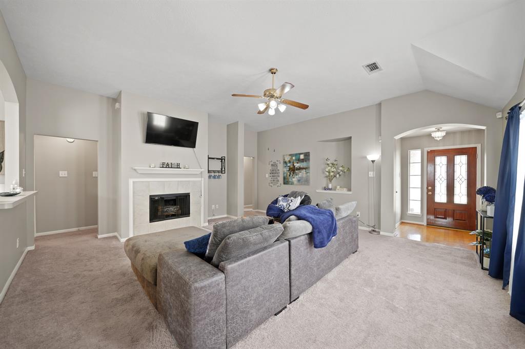 1411 Hunter Ridge Court, Fresno, Texas image 4