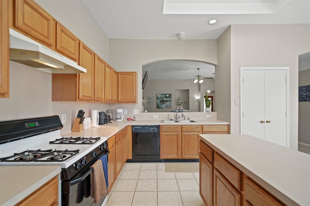 1411 Hunter Ridge Court, Fresno, Texas image 10