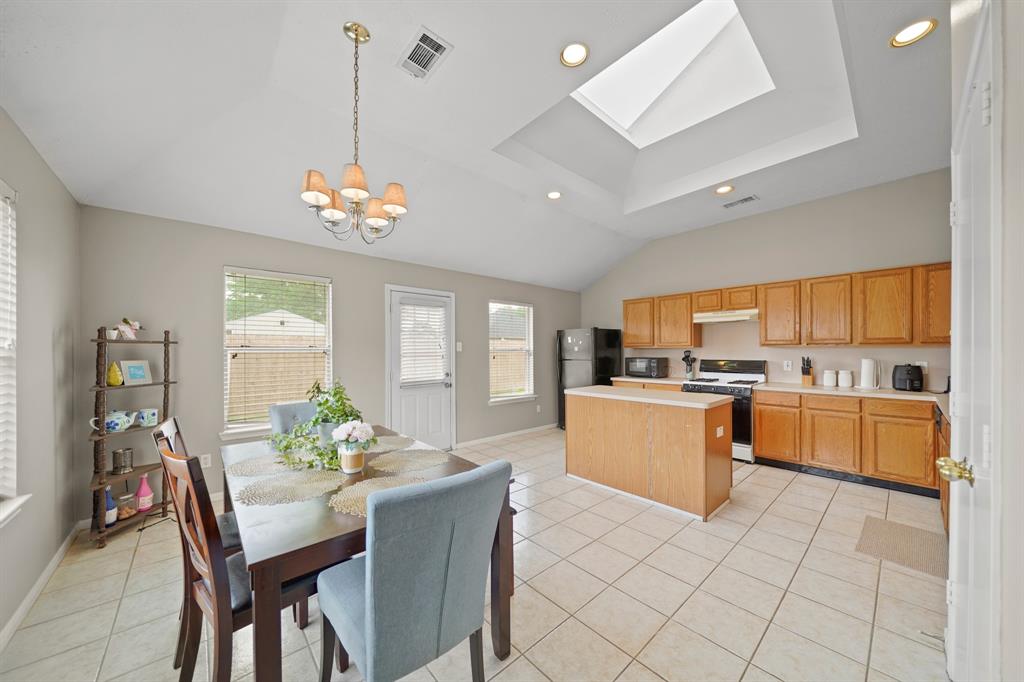 1411 Hunter Ridge Court, Fresno, Texas image 6