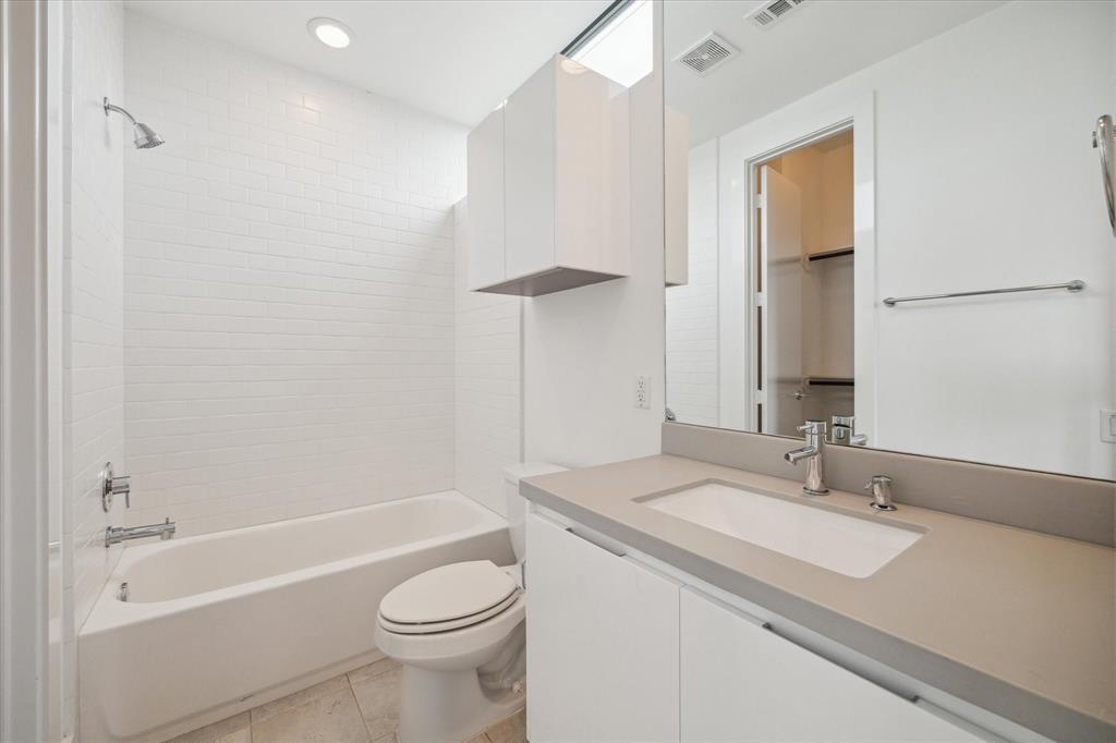 5929 E Post Oak Lane, Houston, Texas image 27