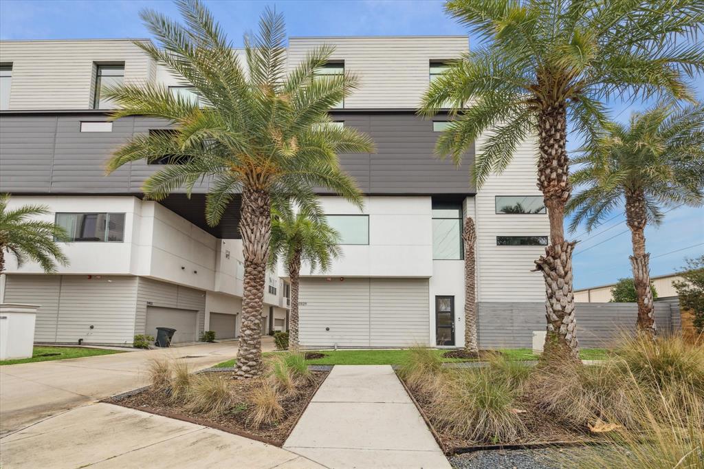 5929 E Post Oak Lane, Houston, Texas image 1
