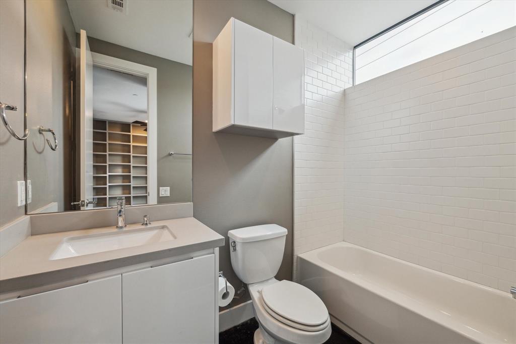 5929 E Post Oak Lane, Houston, Texas image 25