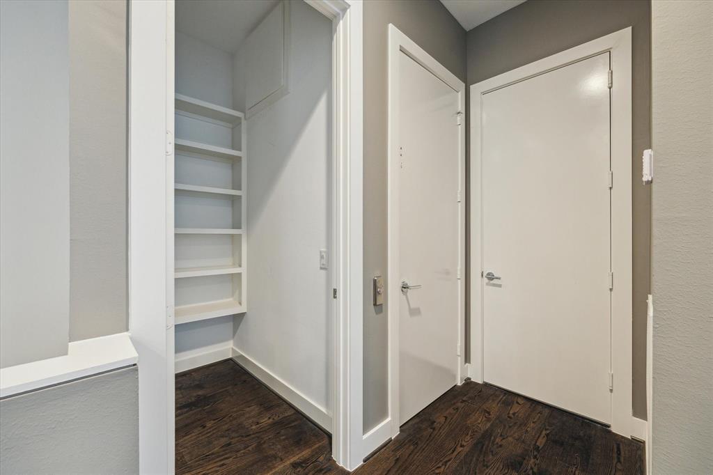 5929 E Post Oak Lane, Houston, Texas image 22
