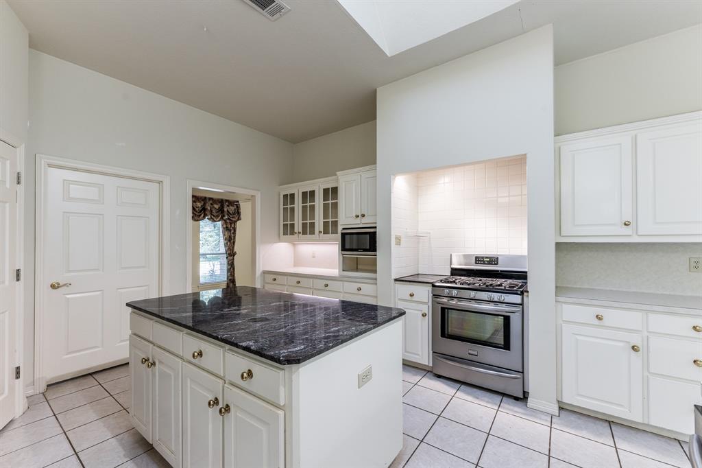 1967 Greentree Drive, Huntsville, Texas image 12
