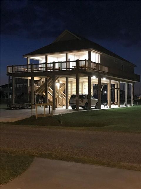Single Family Residence in Crystal Beach TX 109 Ocean View Drive 16.jpg