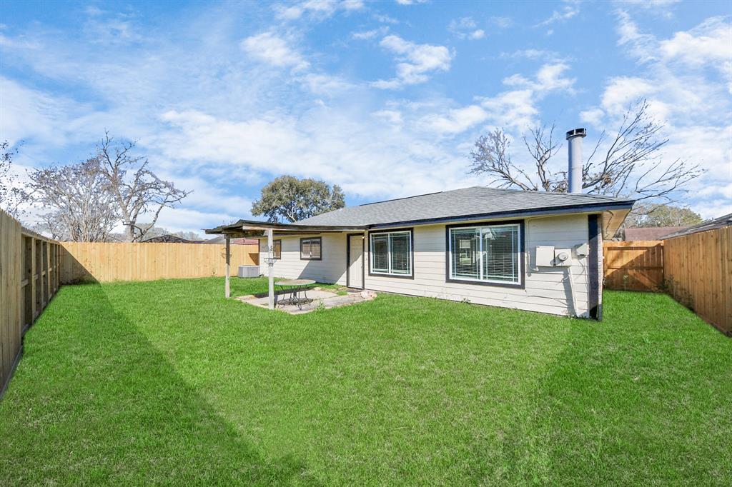 9738 Barmont Drive, La Porte, Texas image 40