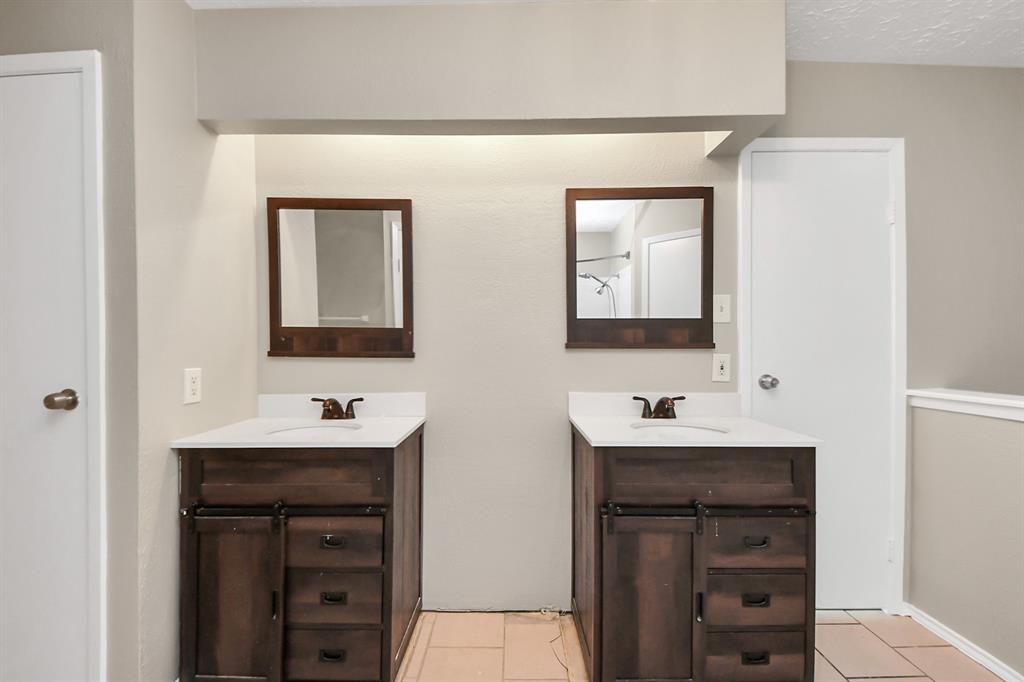 9738 Barmont Drive, La Porte, Texas image 27