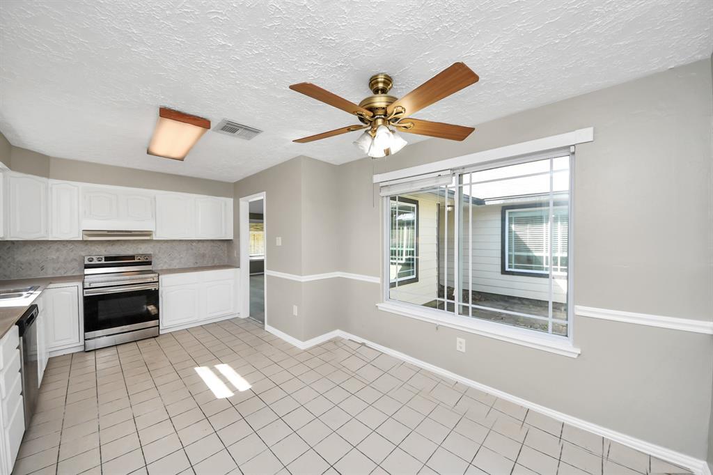 9738 Barmont Drive, La Porte, Texas image 19
