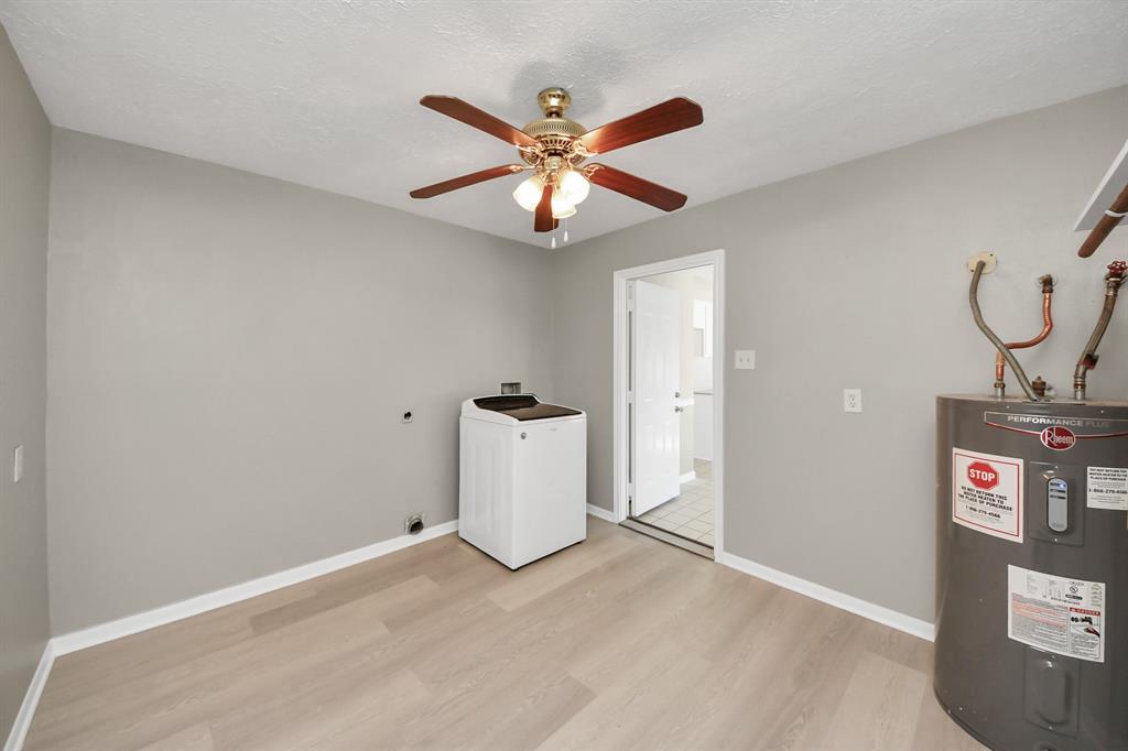 9738 Barmont Drive, La Porte, Texas image 36