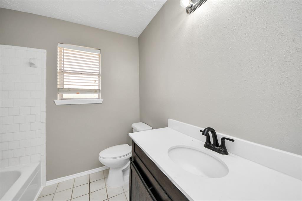 9738 Barmont Drive, La Porte, Texas image 34