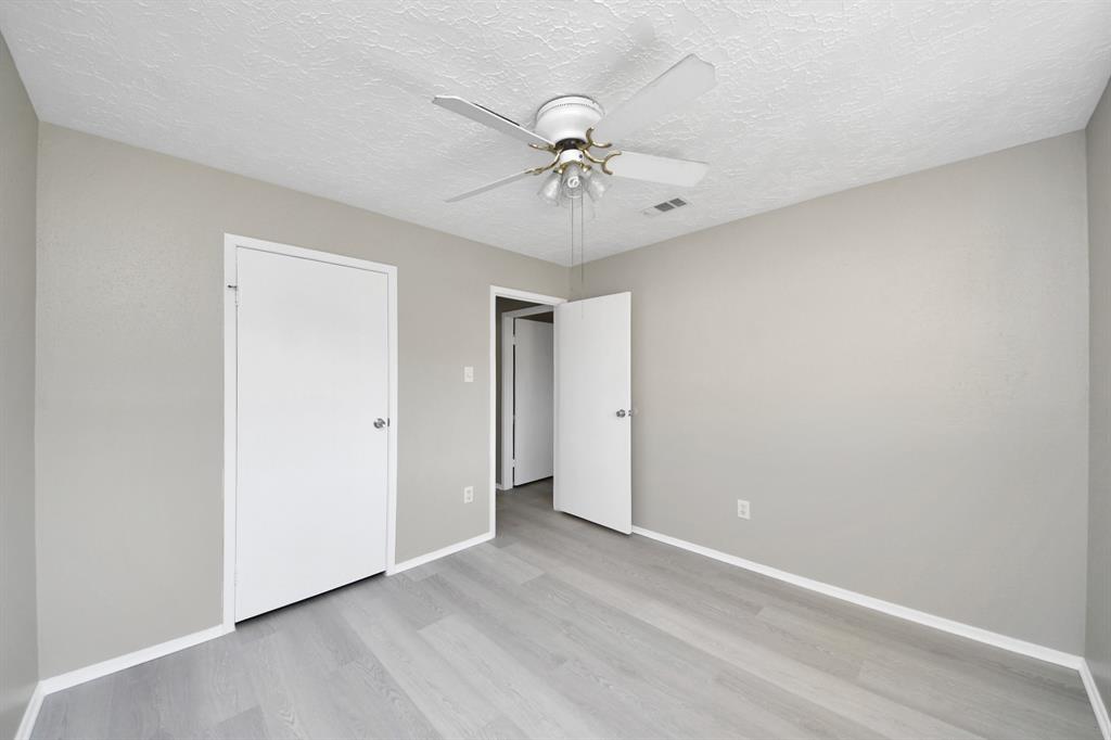 9738 Barmont Drive, La Porte, Texas image 30