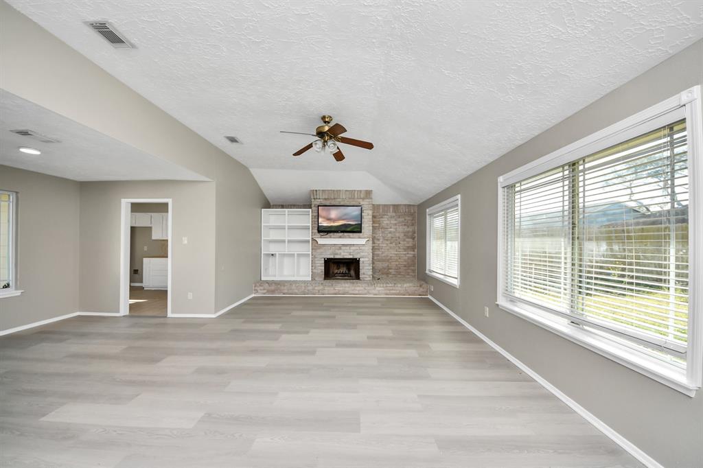 9738 Barmont Drive, La Porte, Texas image 8