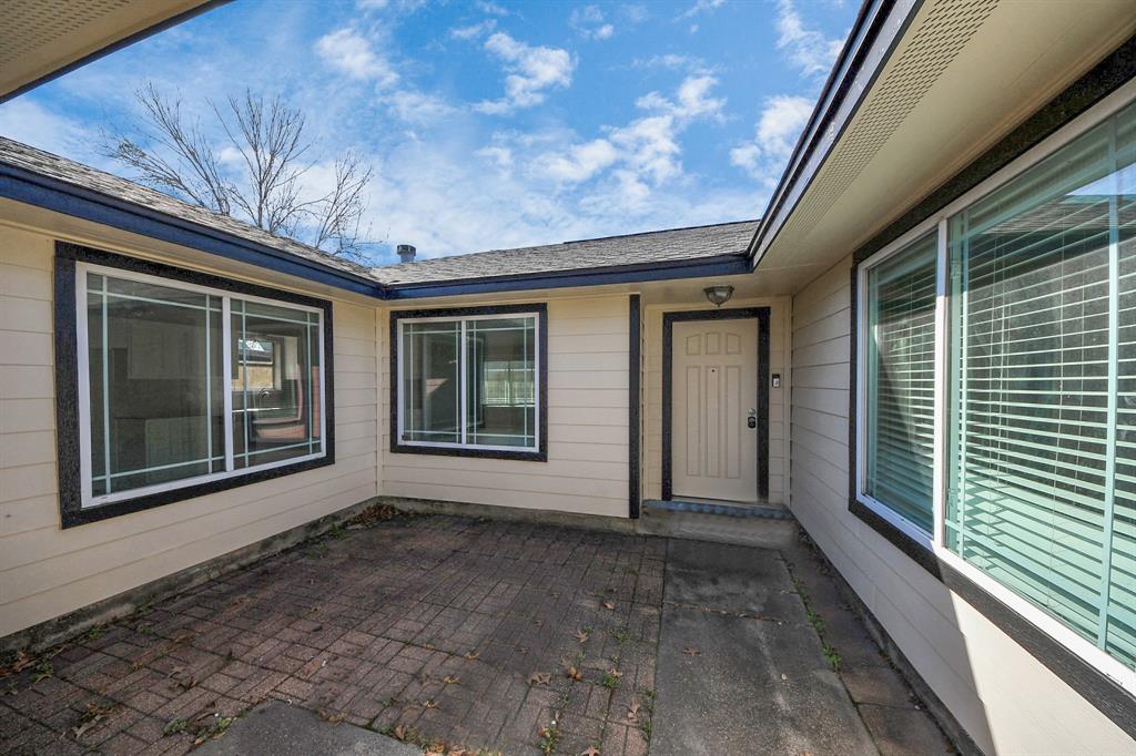 9738 Barmont Drive, La Porte, Texas image 37