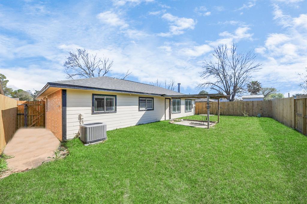 9738 Barmont Drive, La Porte, Texas image 39