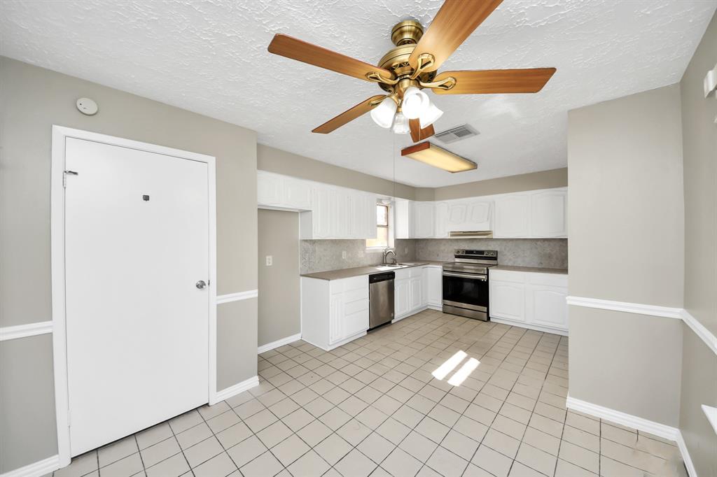 9738 Barmont Drive, La Porte, Texas image 18