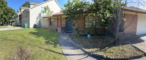 Single Family Residence in Houston TX 2027 Hewitt Drive.jpg