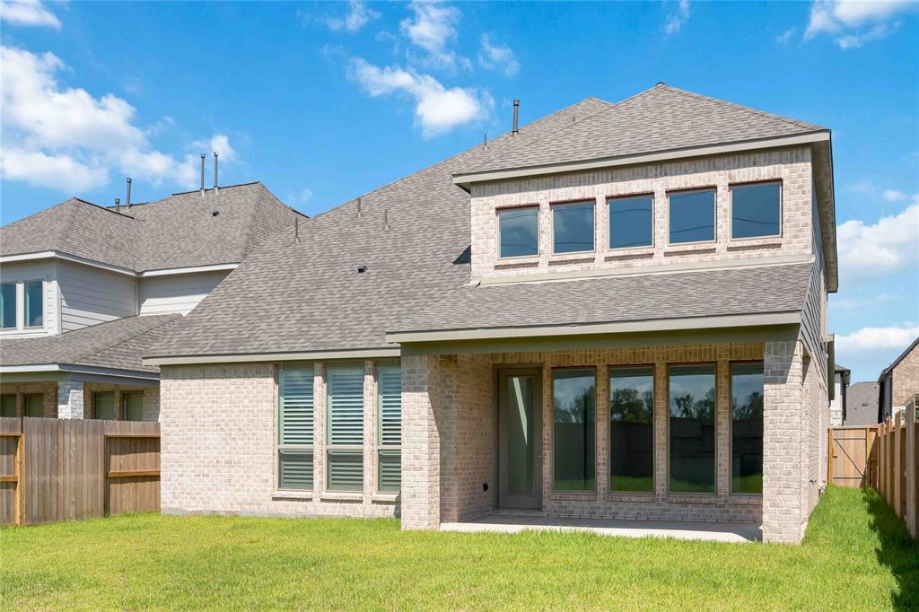 8810 Morning Glow Drive, Missouri City, Texas image 30