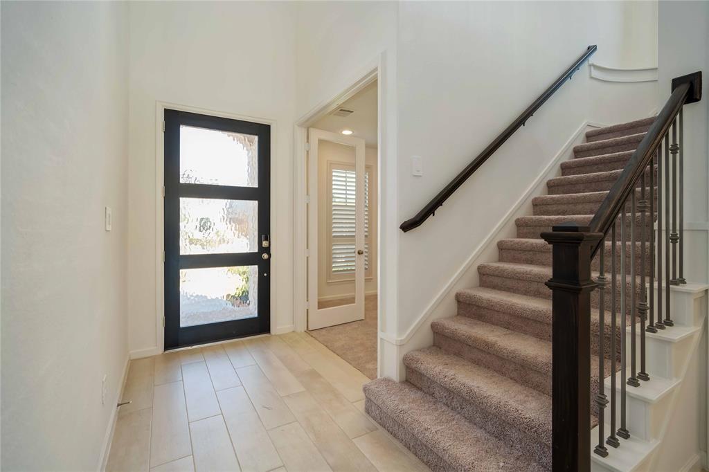 8810 Morning Glow Drive, Missouri City, Texas image 10