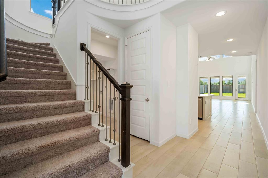 8810 Morning Glow Drive, Missouri City, Texas image 9