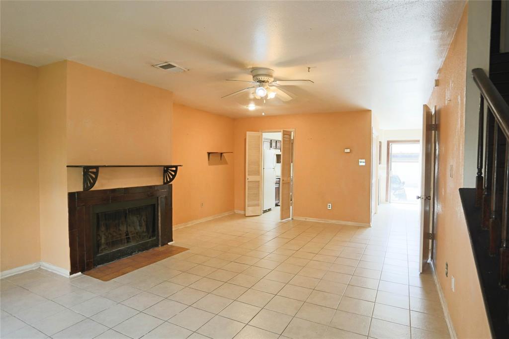 Photo 5 of 26 of 9901 Sharpcrest Street J7 townhome