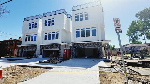 Townhouse in Houston TX 4507 La Branch Street.jpg