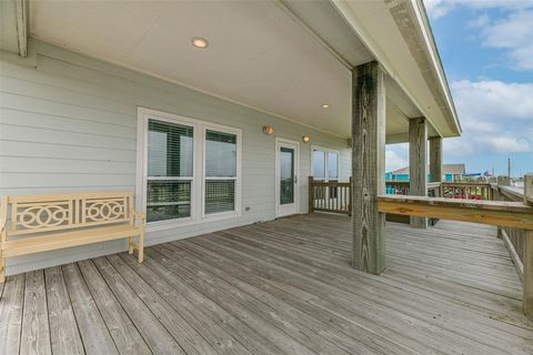 Single Family Residence in Crystal Beach TX 893 West Lane 4.jpg