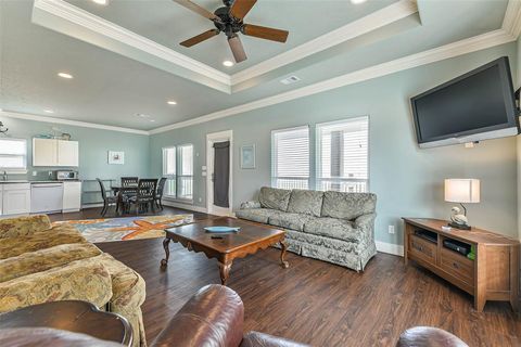 Single Family Residence in Crystal Beach TX 893 West Lane 10.jpg