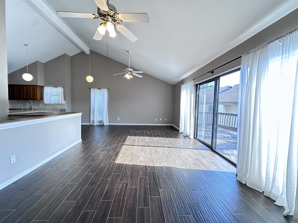 20 Lakeview Village