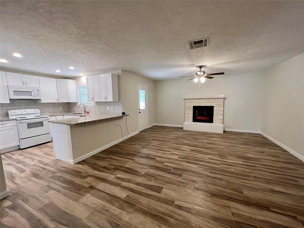 1705 Westwind Drive, Brenham, Texas image 3