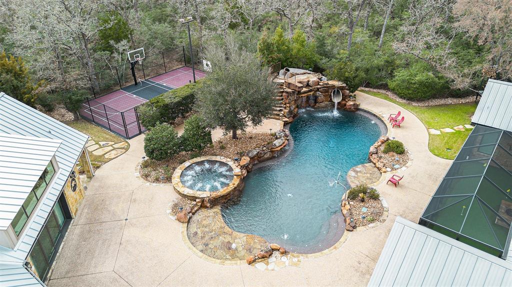 17268 Eagle Pass Drive, College Station, Texas image 4