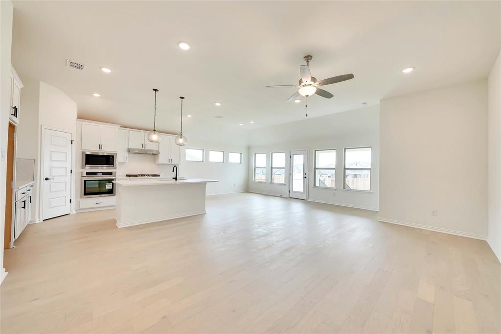 253 Warbler Song Drive, Willis, Texas image 4