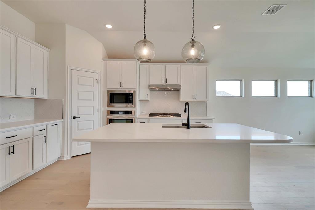 253 Warbler Song Drive, Willis, Texas image 3