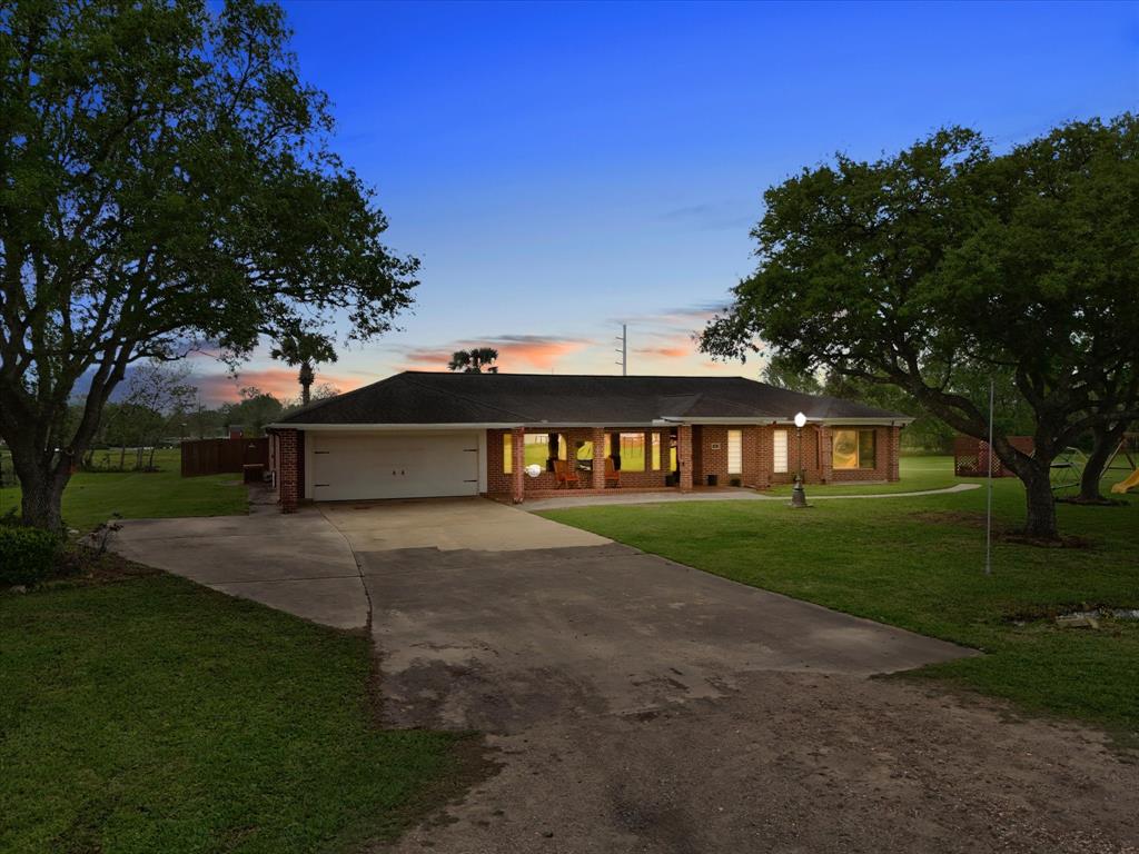 5924 County Road 166, Alvin, Texas image 3