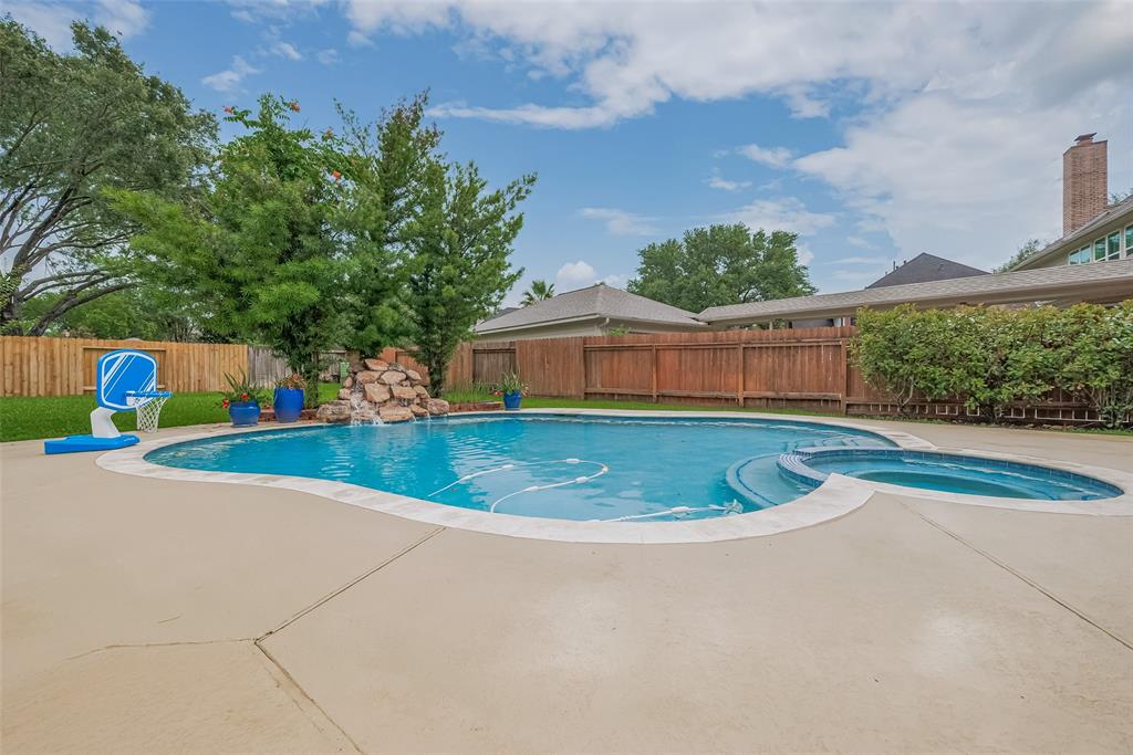 3423 Autumn Bend Drive, Sugar Land, Texas image 45