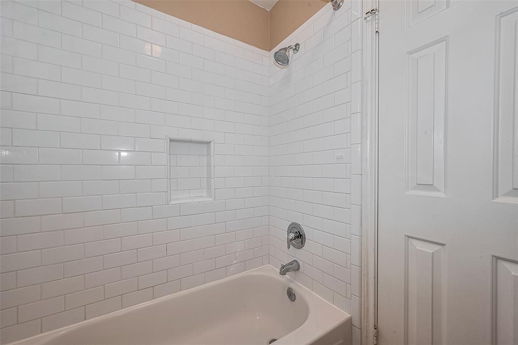 3423 Autumn Bend Drive, Sugar Land, Texas image 31