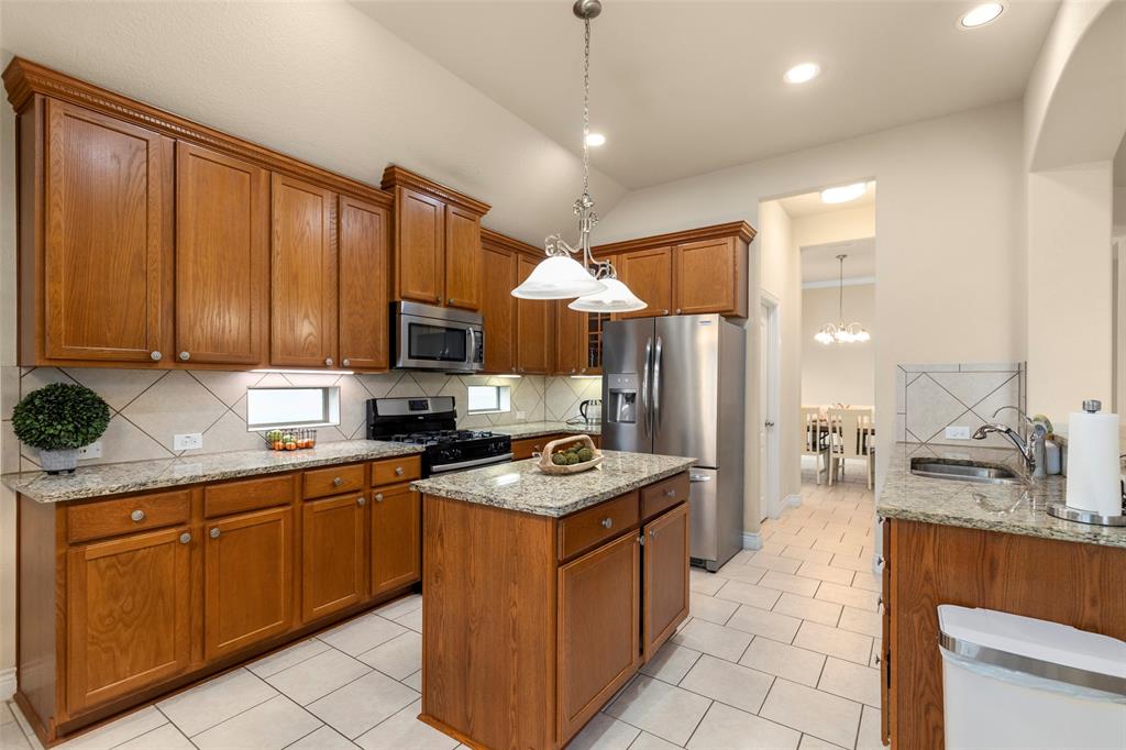 7602 Eastwood Lake Lane, Richmond, Texas image 12