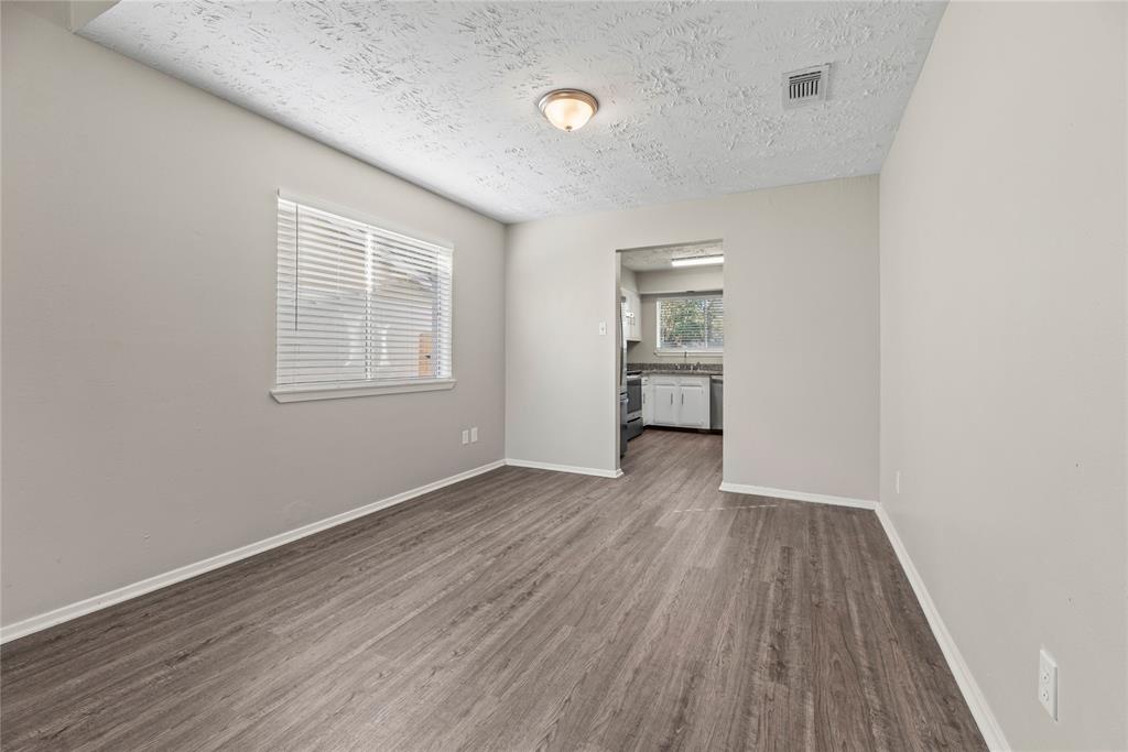 7519 Wovenwood Lane, Houston, Texas image 4