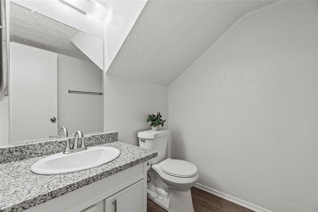 7519 Wovenwood Lane, Houston, Texas image 11