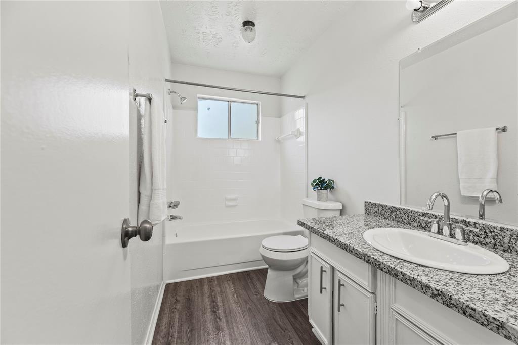 7519 Wovenwood Lane, Houston, Texas image 17