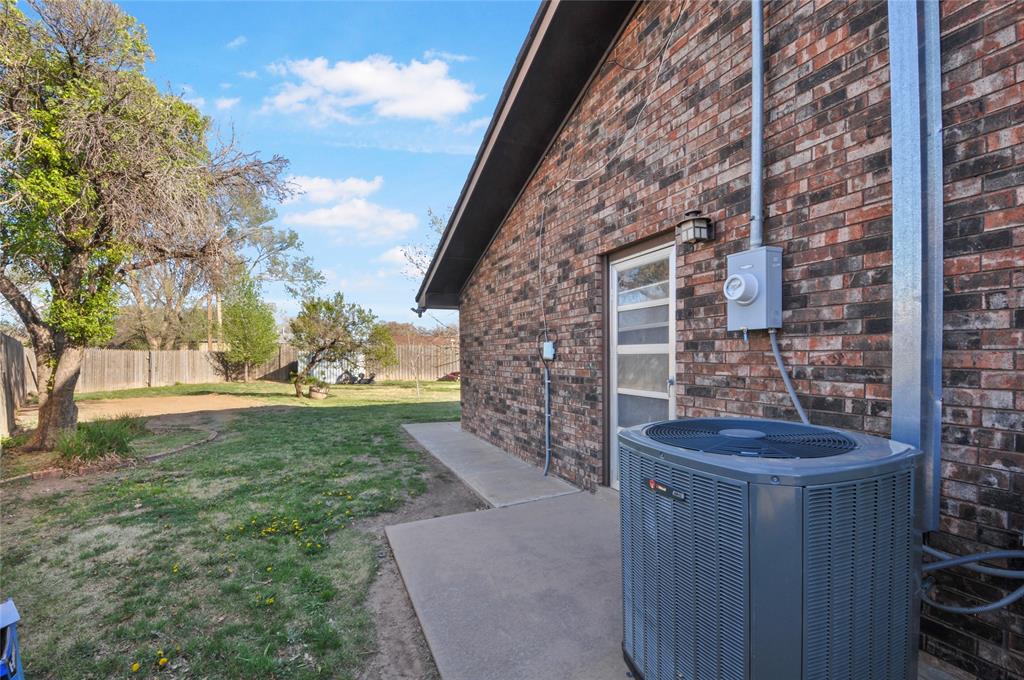 811 Sherwood Lane, Bovina, Texas image 7