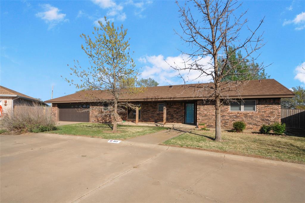 811 Sherwood Lane, Bovina, Texas image 1