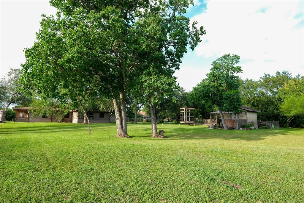 1135 Yaupon Street, Freeport, Texas image 4