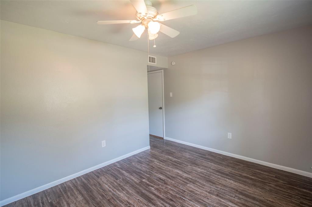 305 Laurie Lane, Willis, Texas image 11