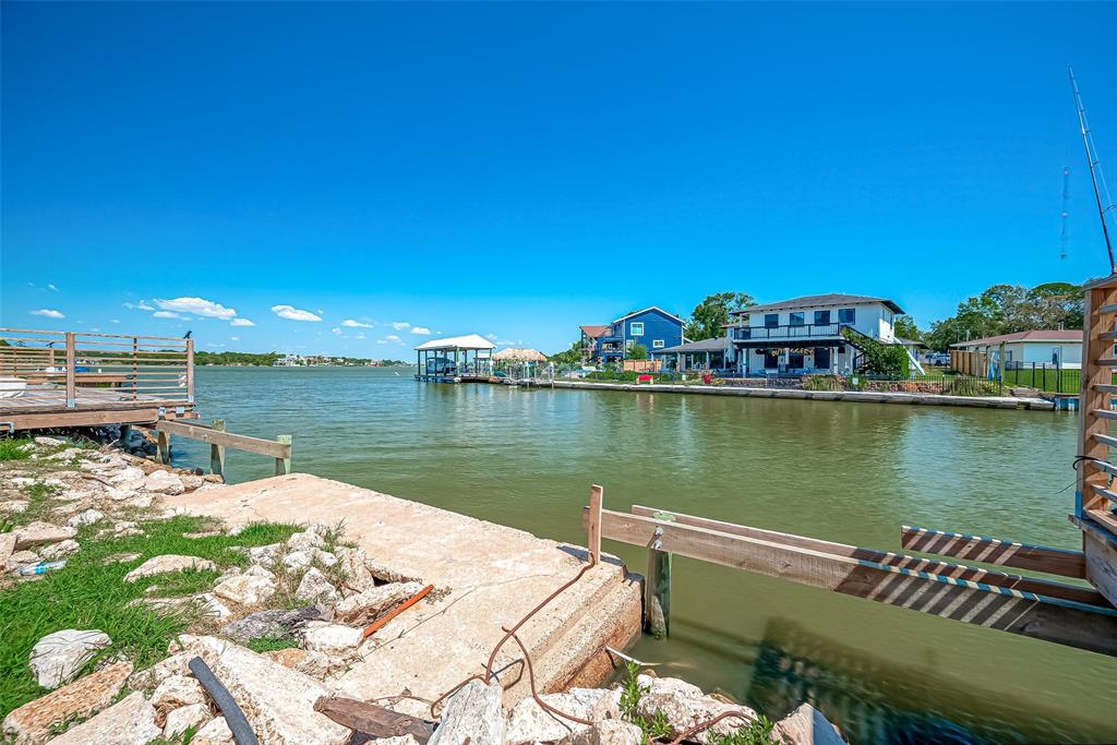 32 Commander Runco Lane, Seabrook, Texas image 5