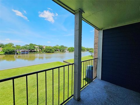 18511 Egret Bay Boulevard 107 Webster TX 77058