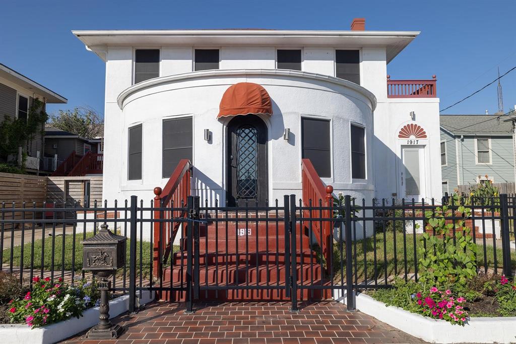 1919 Rosenberg Street