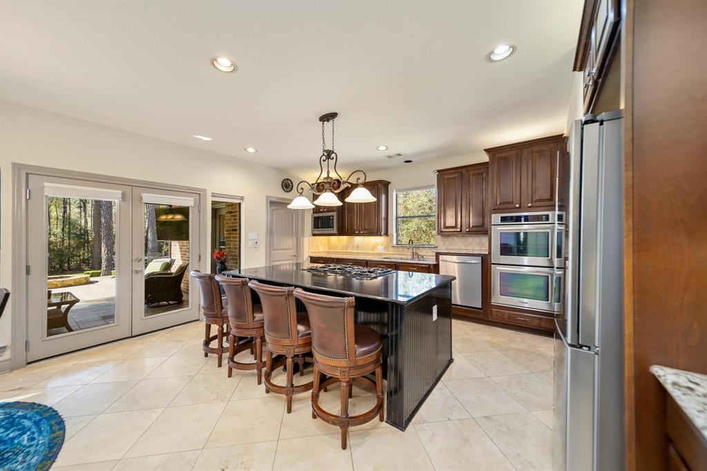 10326 Hunter Creek Lane, Conroe, Texas image 13