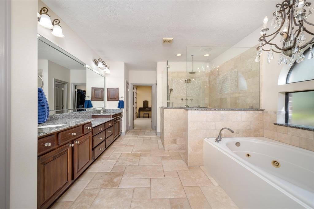 10326 Hunter Creek Lane, Conroe, Texas image 22