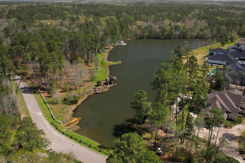 10326 Hunter Creek Lane, Conroe, Texas image 45
