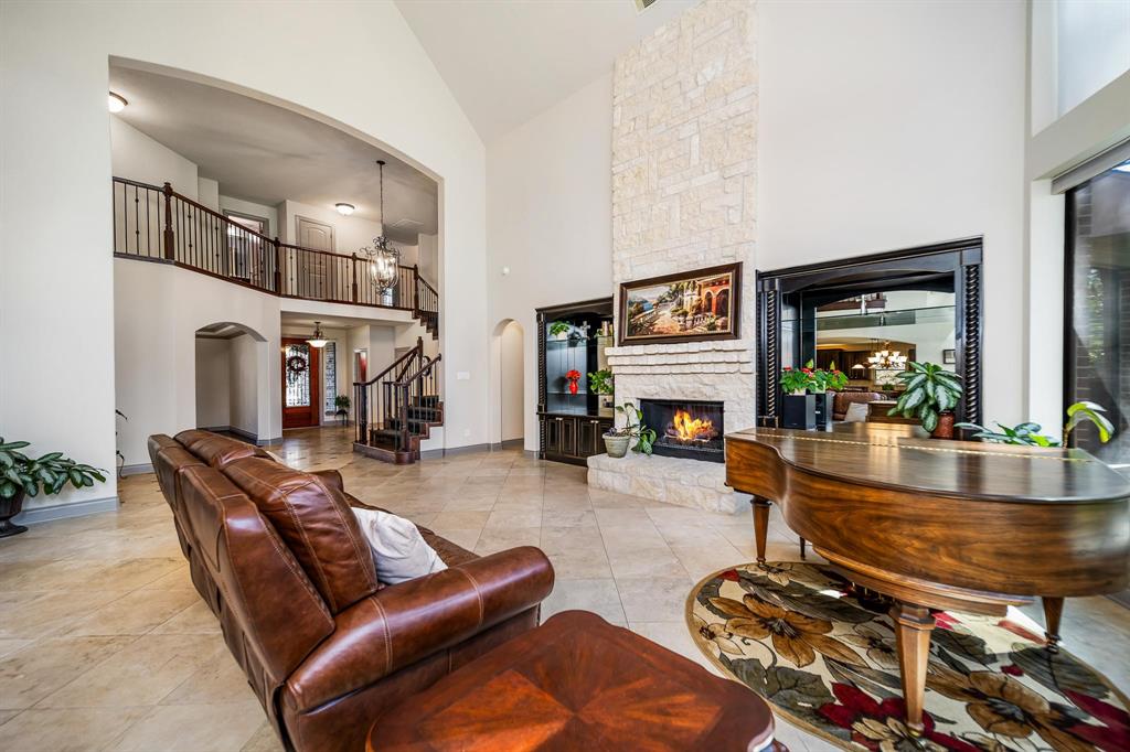 10326 Hunter Creek Lane, Conroe, Texas image 9